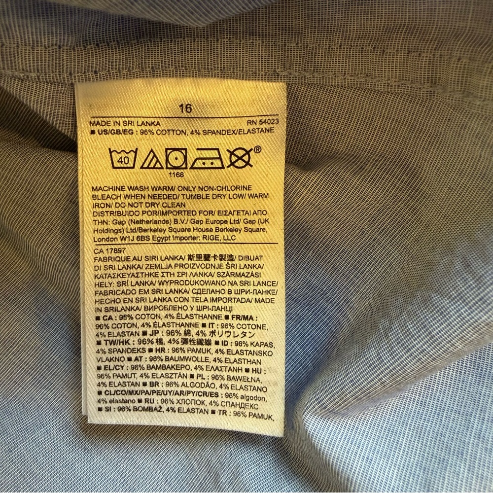 Banana Republic Women’s Light Blue Button Down Shirt 16 - Picture 5 of 7